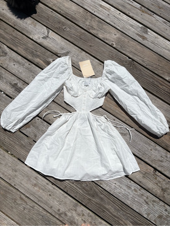 Sabo Skirt Dresses & Skirts - NWT Sabo Skirt White Puff-Sleeve Mini Dress